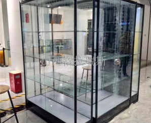 【好消息】太原华宇百花谷商业中心购买的玻璃展示柜已安装完成